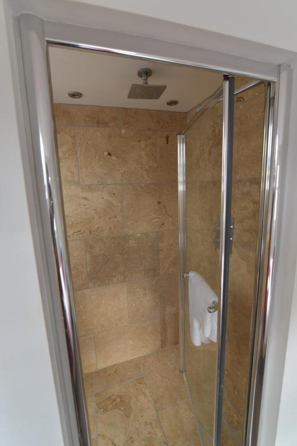 Beach Central With Allocated Parking And Patio Hove Exterior foto
