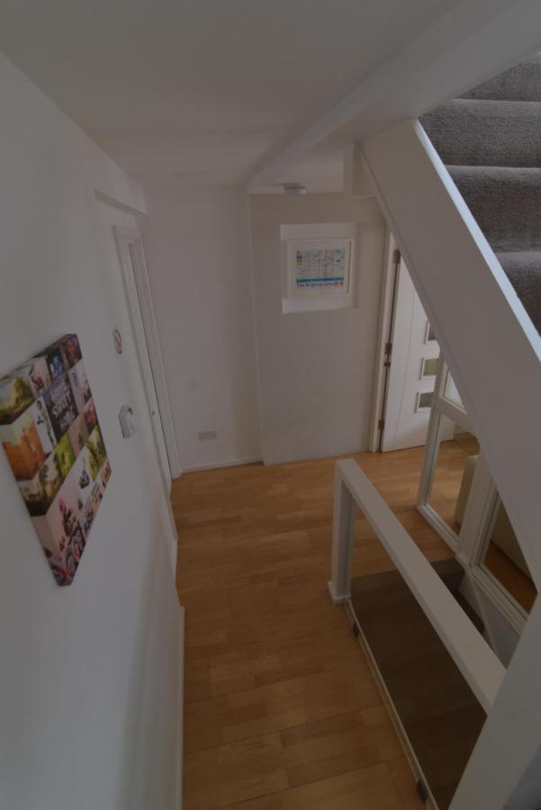 Beach Central With Allocated Parking And Patio Hove Exterior foto